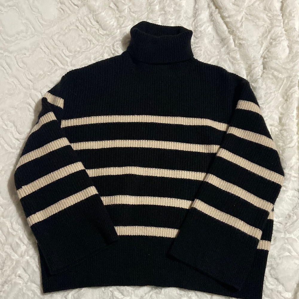 Zara oversized sweater, worn couple of times.